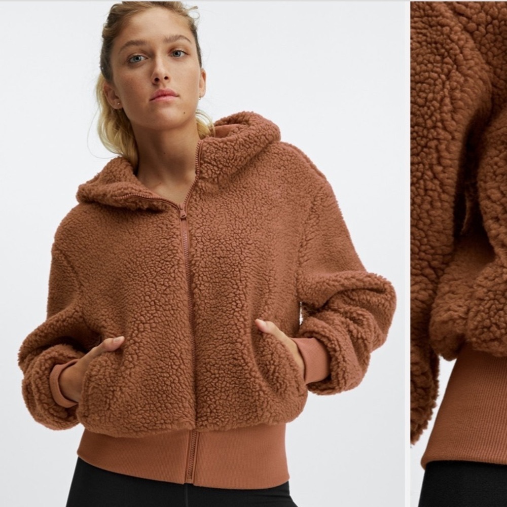 Fabletics cropped Sherpa jacket with hood. Toffee color